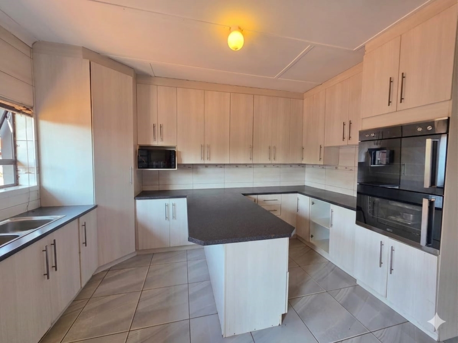 3 Bedroom Property for Sale in Beaconsfield Northern Cape